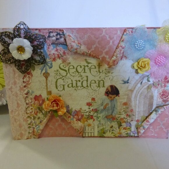 Graphic 45 "SECRET GARDEN" handmade mini album with a box - Picture 6 of 12